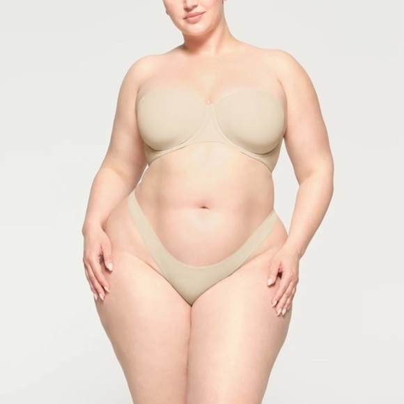 SKIMS FITS EVERYBODY STRAPLESS BRA 42H Sand NWT - Picture 1 of 7